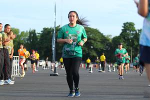 BIB: 4204
                            <button type="button" onclick="openModal(5172919)" class="btn btn-primary btn-sm float-right btn-popup" data-toggle="modal" data-target=".modal-high-quality">
                        <i class="fas fa-shopping-cart"></i> Add to Cart
                    </button>
                                            <button type="button" onclick="isThisMe(5172919, true)" class="btn btn-success btn-sm float-right btn-popup btn-isme hidden" data-toggle="tooltip" data-placement="bottom" title="นี่คือรูปของคุณใช่ไหม คลิกที่นี่เพื่อเอาเข้าอัลบั้ม">
                        <i class="fas fa-plus"></i> Add to album
                    </button>
                    <button type="button" onclick="isThisMe(5172919, false)" class="btn btn-warning btn-sm float-right btn-popup btn-isnotme hidden">
                        <i class="fas fa-ban"></i> Remove from album
                    </button>